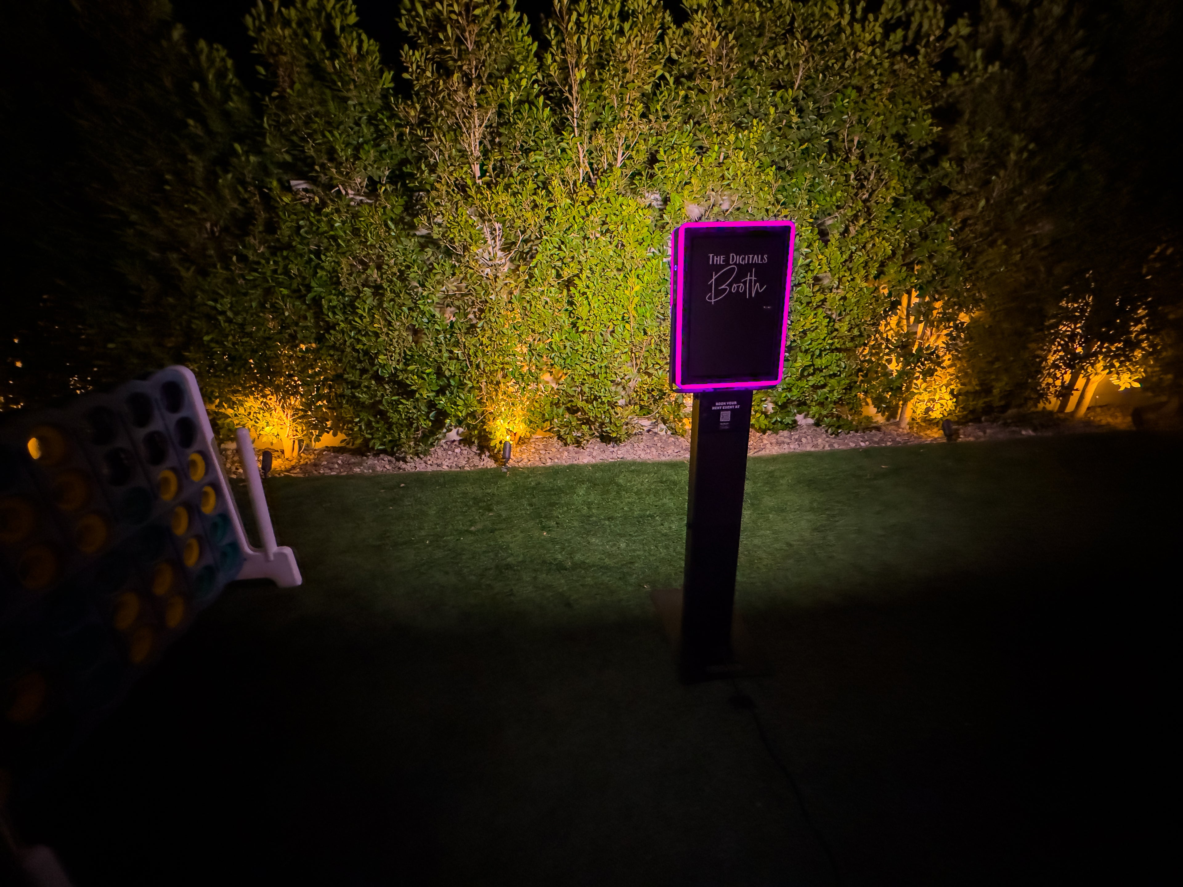 Up to 24 Hour Drop Off Digital Booth